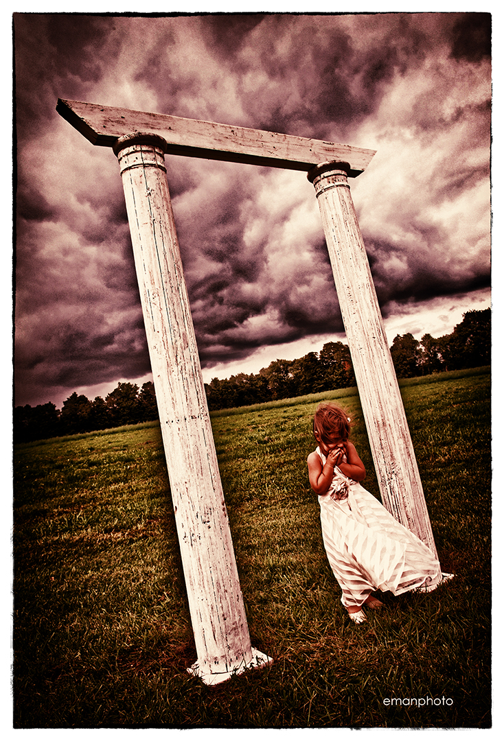 J&J185_Child_at_the_Arch_Nik_1080