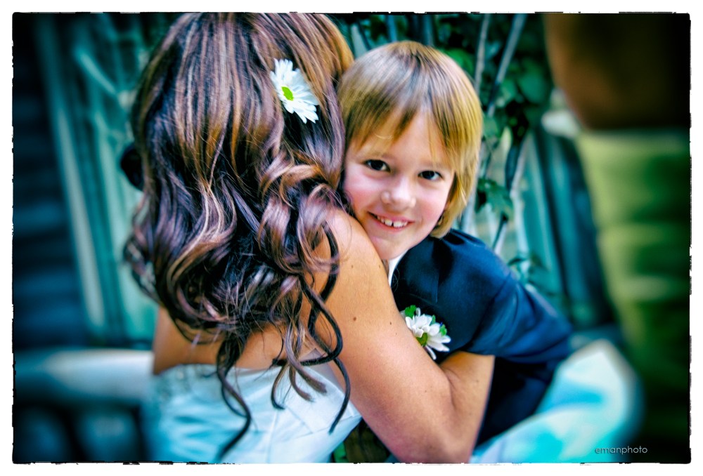 DSCF0783_Bride's_Hug_Nik_1920