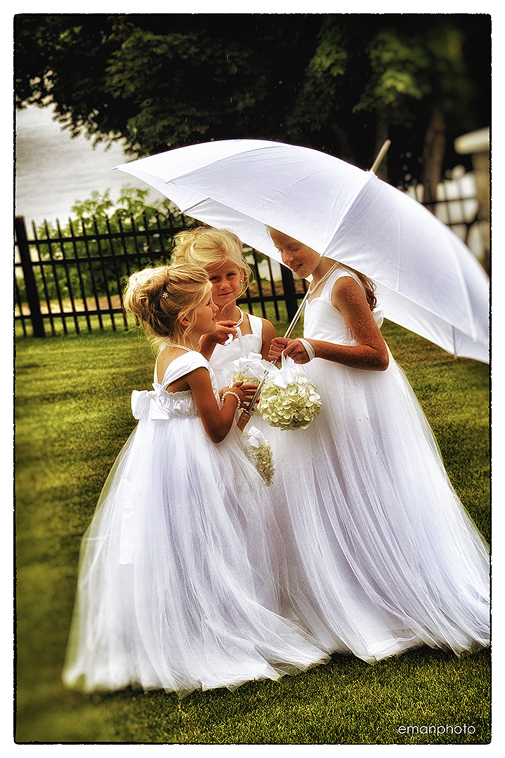 DSC_7974_3 Flowergirls_Umbrella_1080