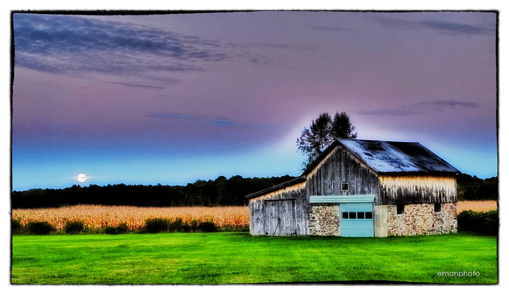 P1190494_Rising_Moon_w