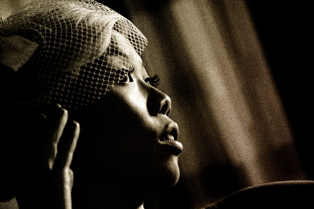 DSC_1579_Eva_Hat_B&W_NIK_2000_pix