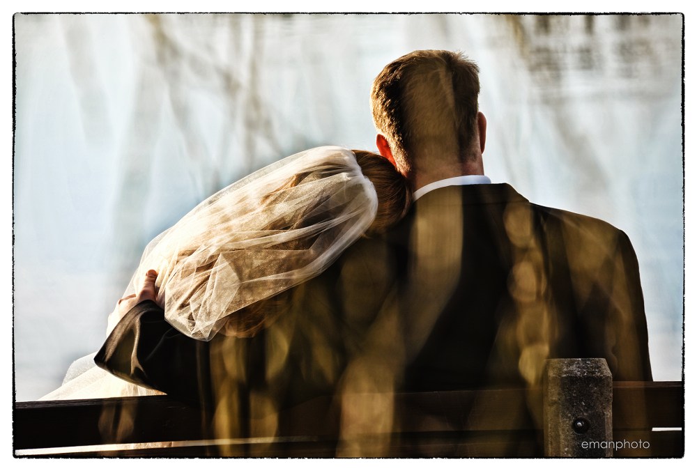 DSC_1845_Cozying_up_on_a_Bench_BB