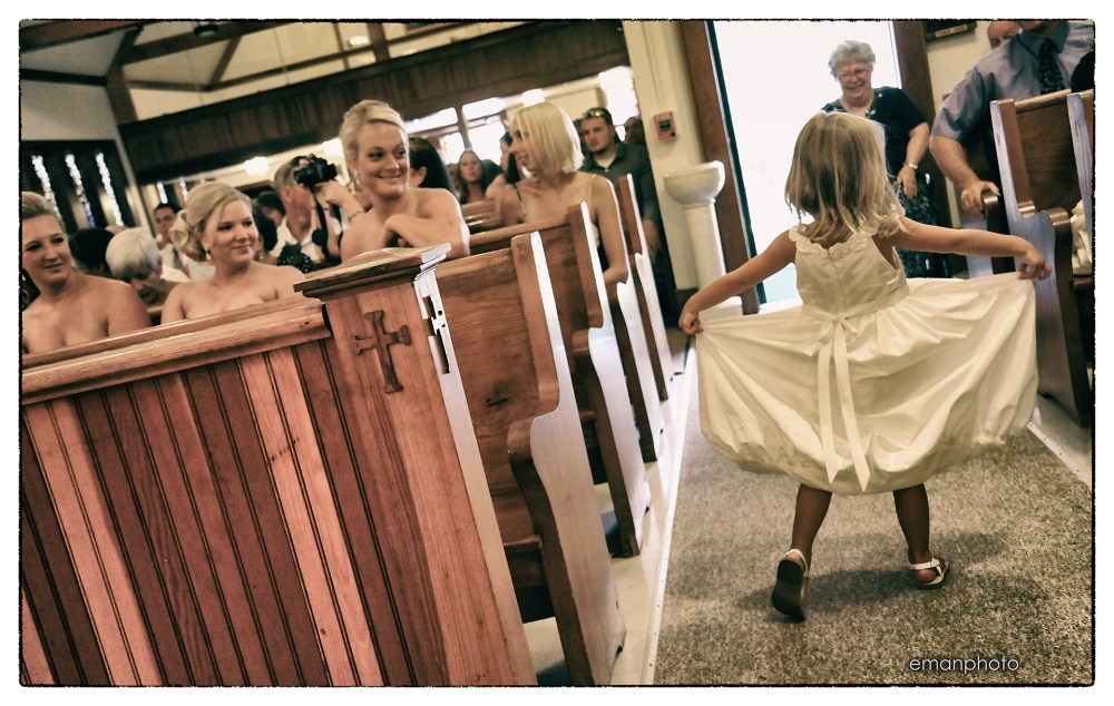 dsc_4012_here_comes_the_flowergirl_bb