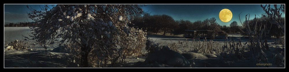 DSC01703_La_Lune_Dans_La_Neige_Border